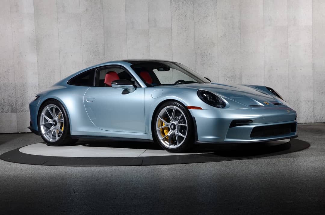 2022 Porsche 911 GT3 Touring — photo 2