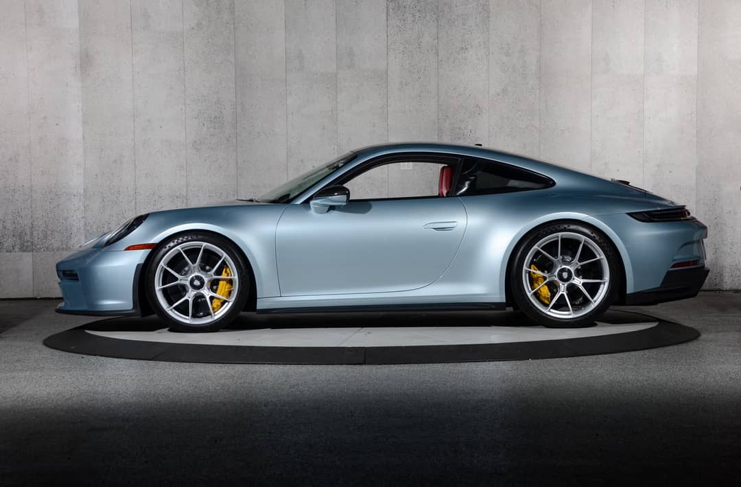 2022 Porsche 911 GT3 Touring — photo 12