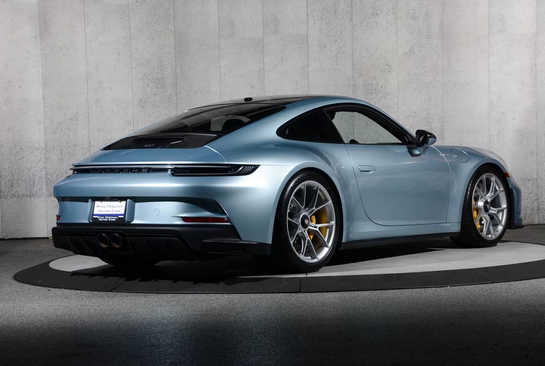2022 Porsche 911 GT3 Touring — photo 3