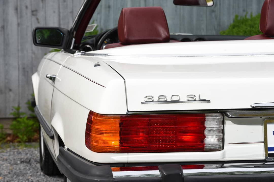 1985 Mercedes-Benz 380 SL — photo 12