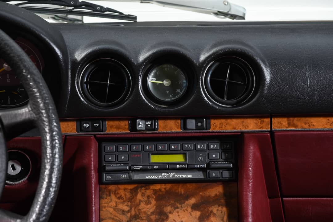 1985 Mercedes-Benz 380 SL — photo 23