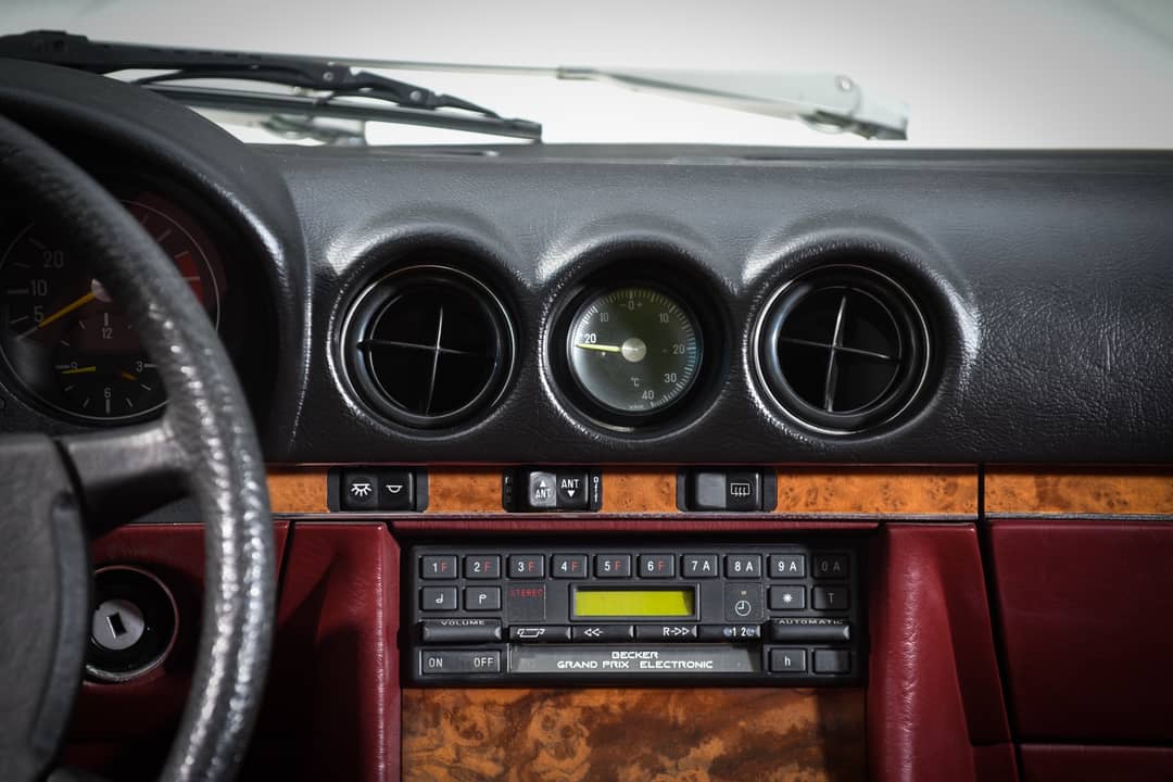 1985 Mercedes-Benz 380 SL — photo 24
