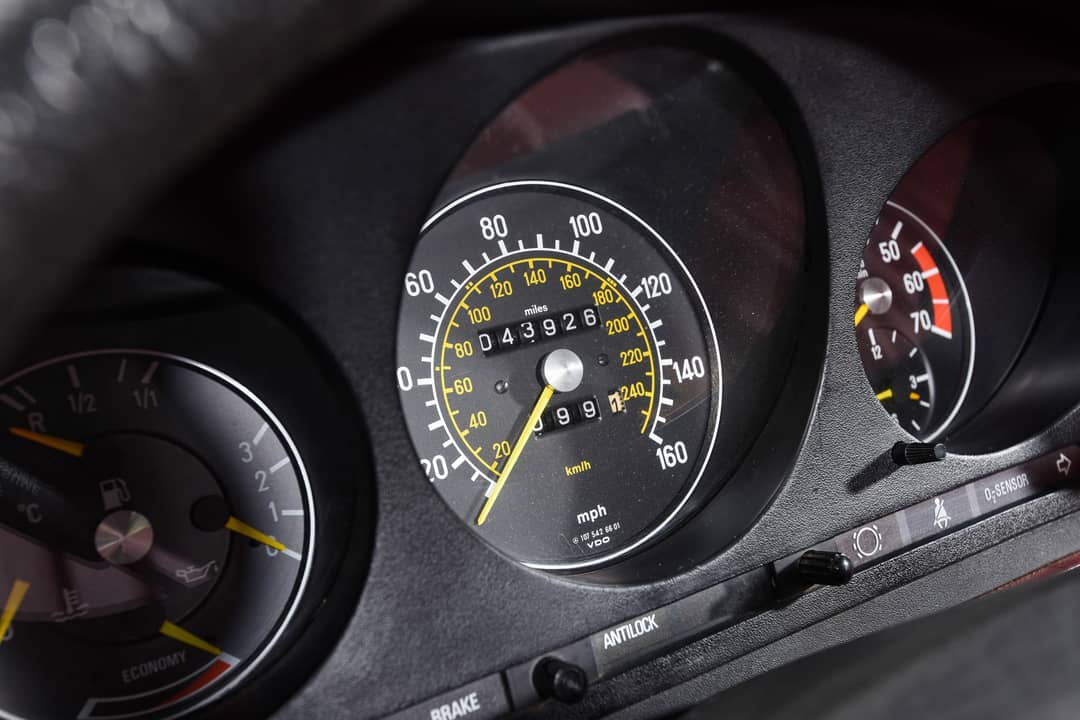 1985 Mercedes-Benz 380 SL — photo 25