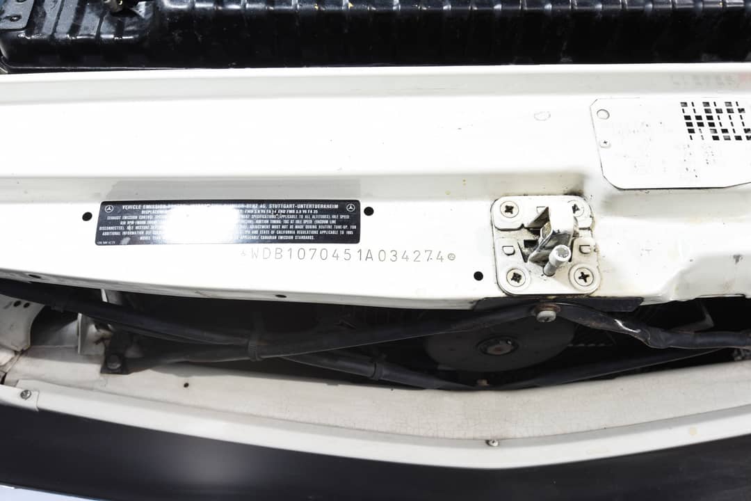 1985 Mercedes-Benz 380 SL — photo 35