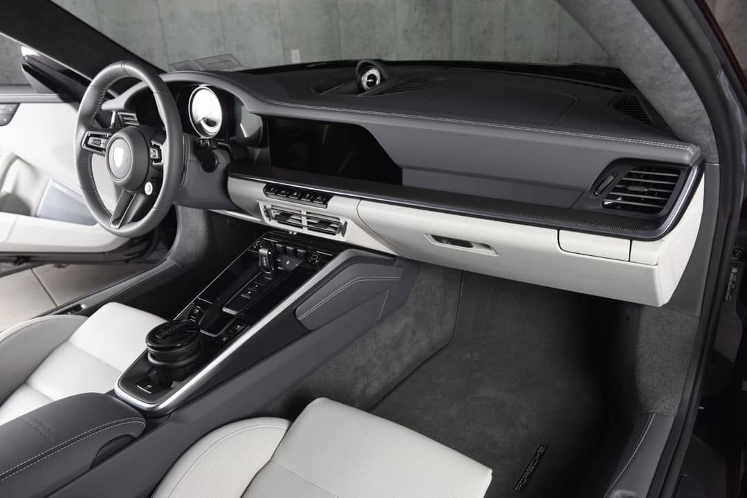 2025 Porsche 911 Turbo S — photo 18