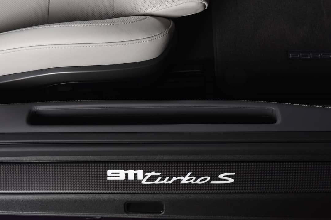 2025 Porsche 911 Turbo S — photo 31