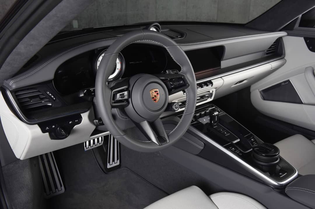 2025 Porsche 911 Turbo S — photo 5