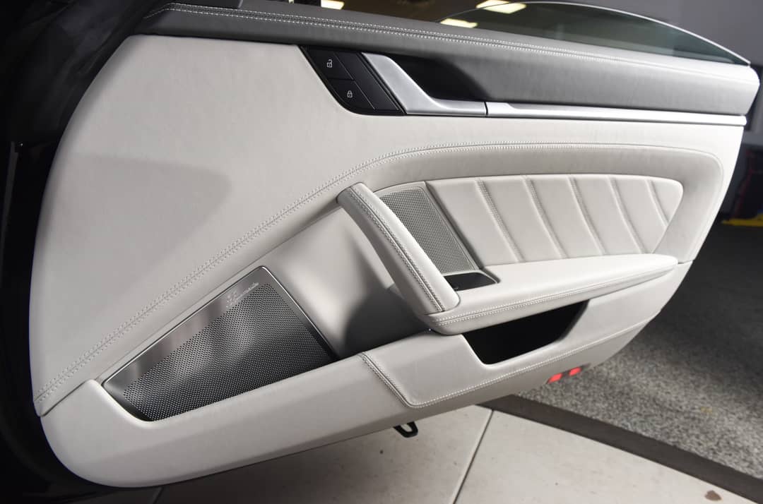 2025 Porsche 911 Turbo S — photo 8