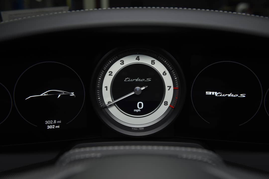2025 Porsche 911 Turbo S — photo 10