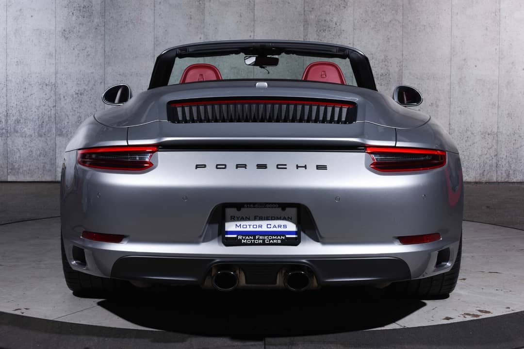 2018 Porsche 911 Carrera GTS — photo 11