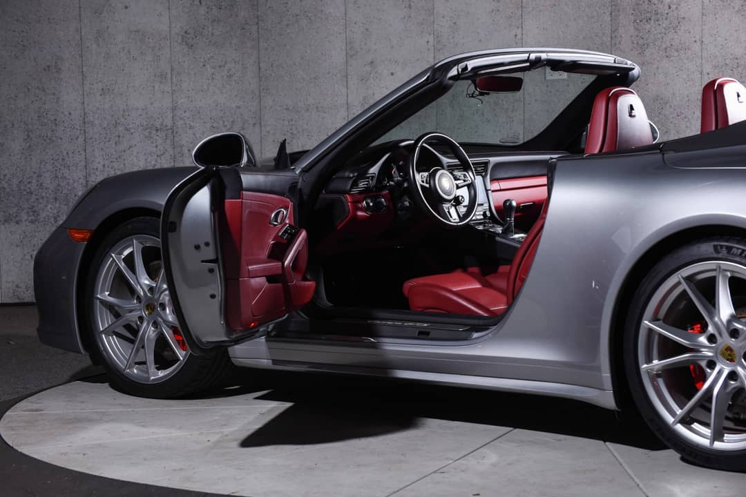 2018 Porsche 911 Carrera GTS — photo 13