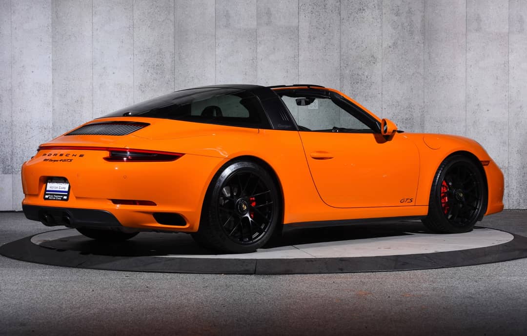 2018 Porsche 911 Targa 4 GTS — photo 11