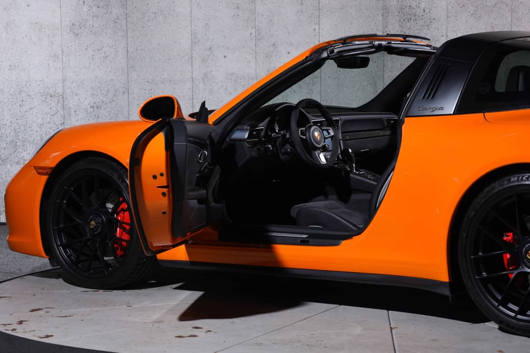 2018 Porsche 911 Targa 4 GTS — photo 15