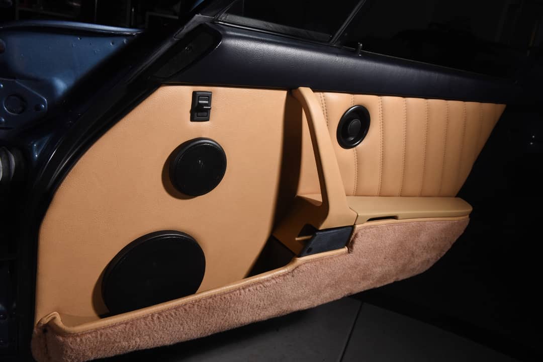 1990 Porsche 911 Carrera 4 — photo 16