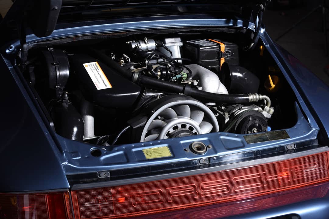 1990 Porsche 911 Carrera 4 — photo 24
