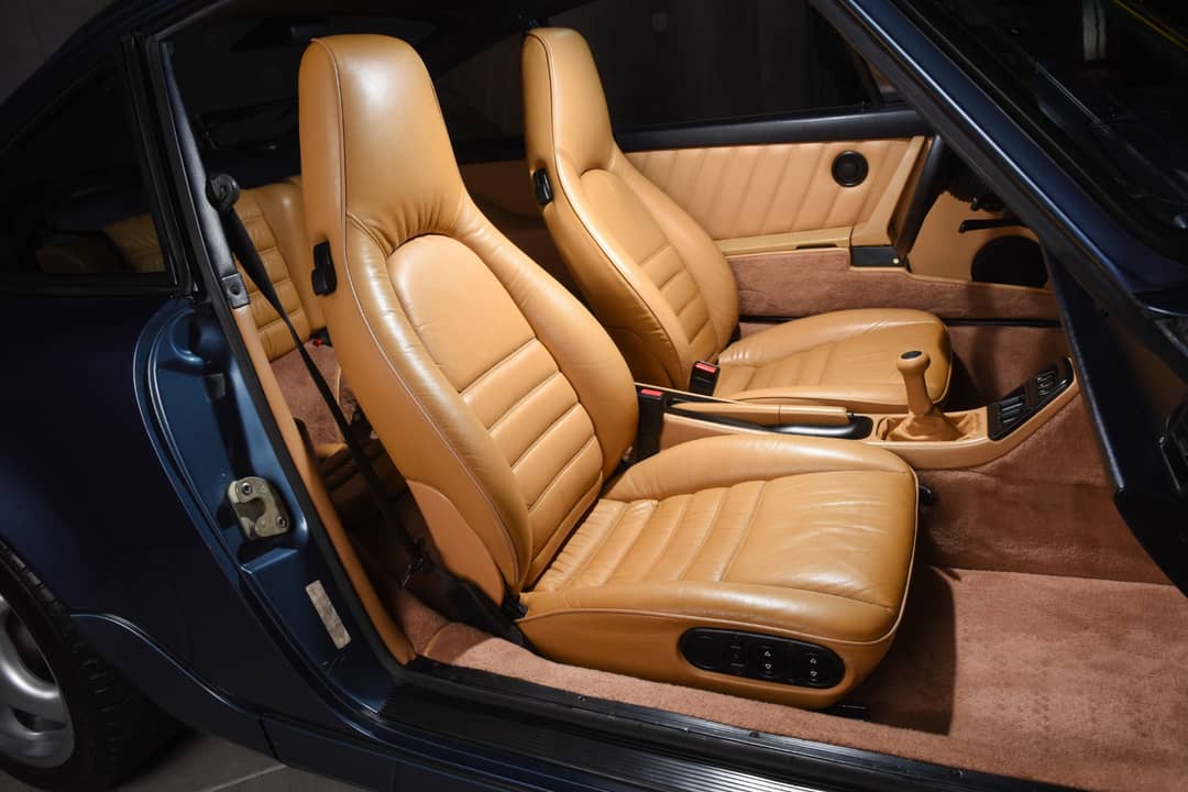 1990 Porsche 911 Carrera 4 — photo 4