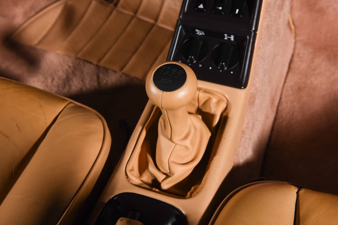 1990 Porsche 911 Carrera 4 — photo 6