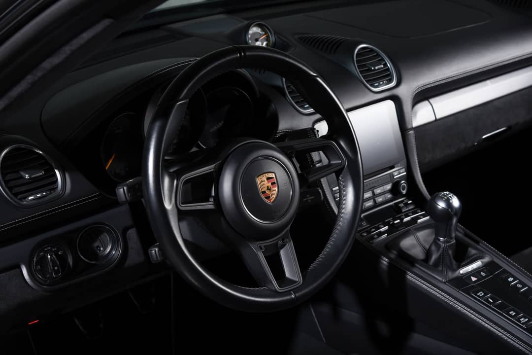 2020 Porsche 718 Cayman GT4 — photo 17