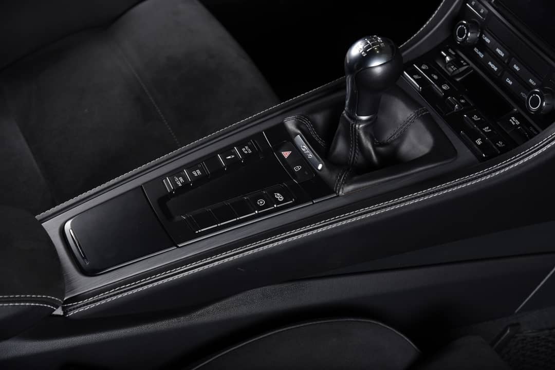 2020 Porsche 718 Cayman GT4 — photo 18