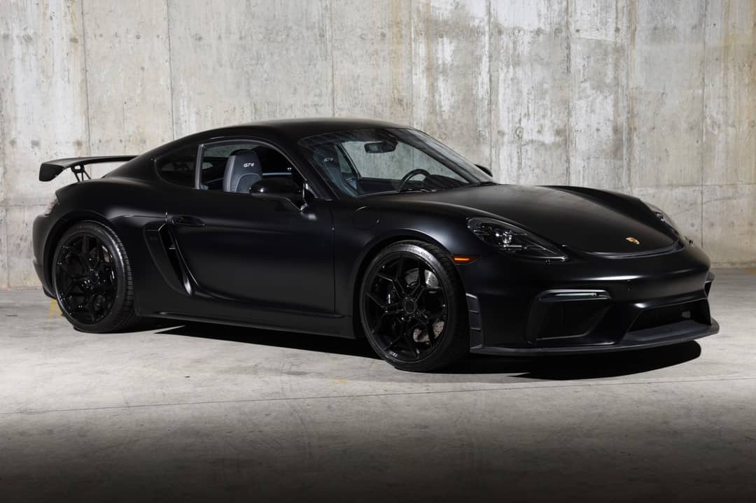 2020 Porsche 718 Cayman GT4 — photo 9