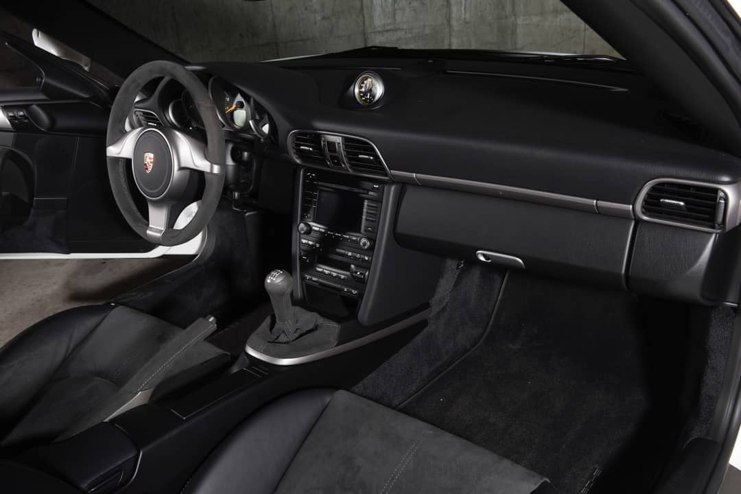 2010 Porsche 911 GT3 — photo 16