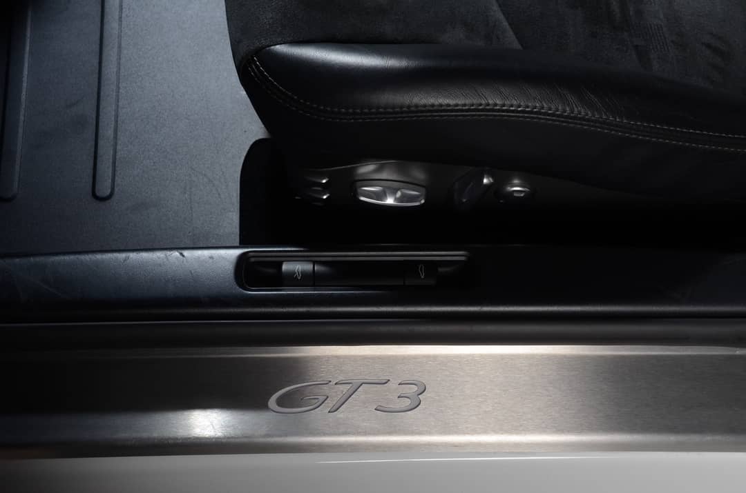 2010 Porsche 911 GT3 — photo 24