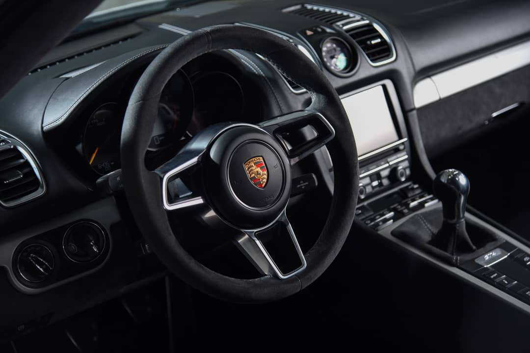 2016 Porsche Cayman GT4 — photo 19