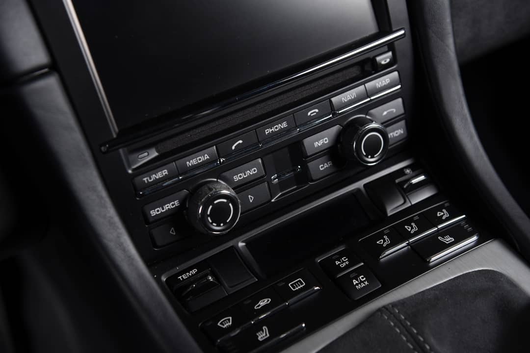2016 Porsche Cayman GT4 — photo 23