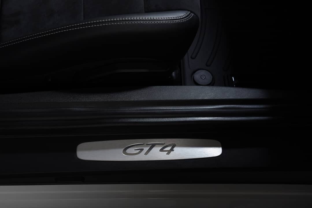 2016 Porsche Cayman GT4 — photo 26