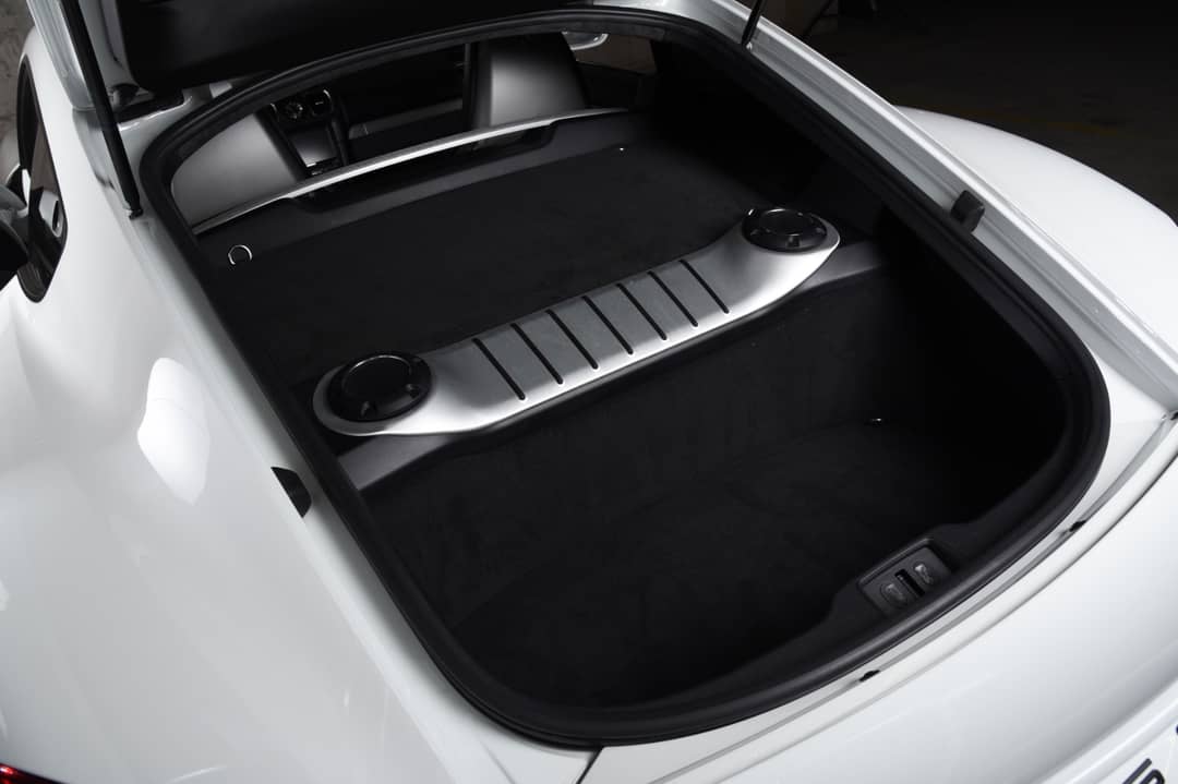 2016 Porsche Cayman GT4 — photo 27