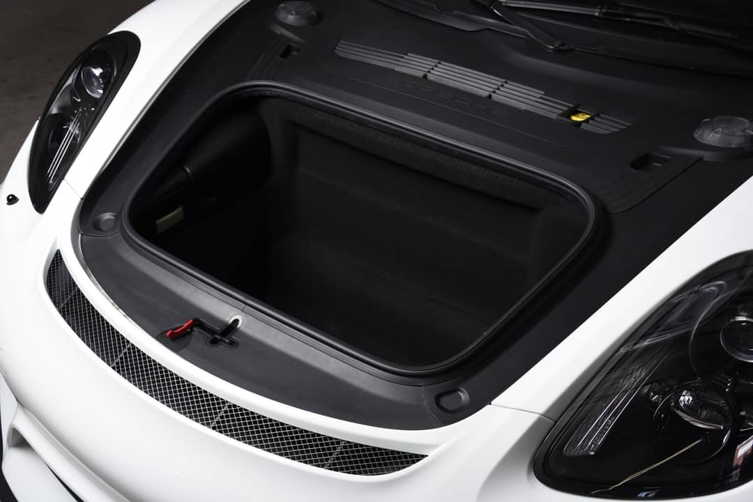 2016 Porsche Cayman GT4 — photo 28