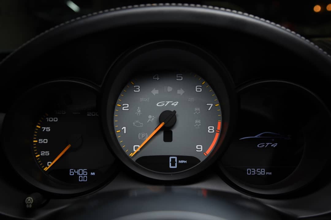 2016 Porsche Cayman GT4 — photo 29