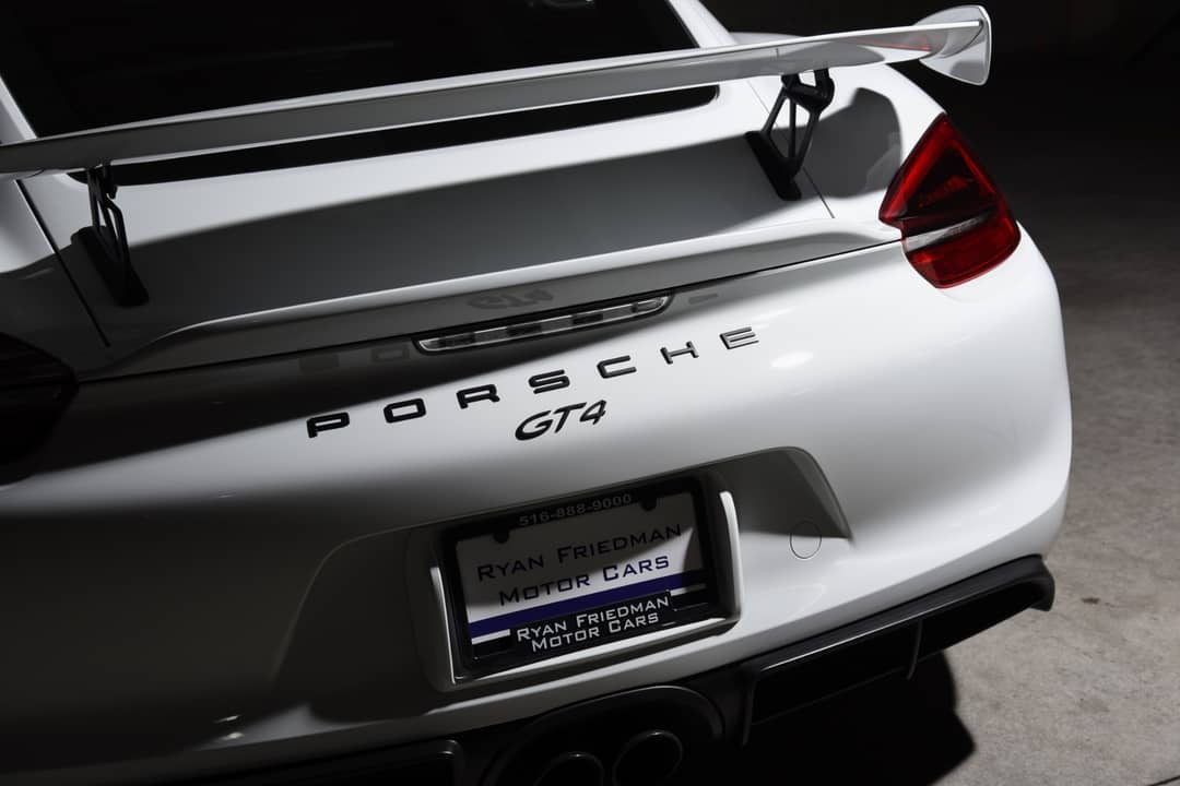 2016 Porsche Cayman GT4 — photo 31