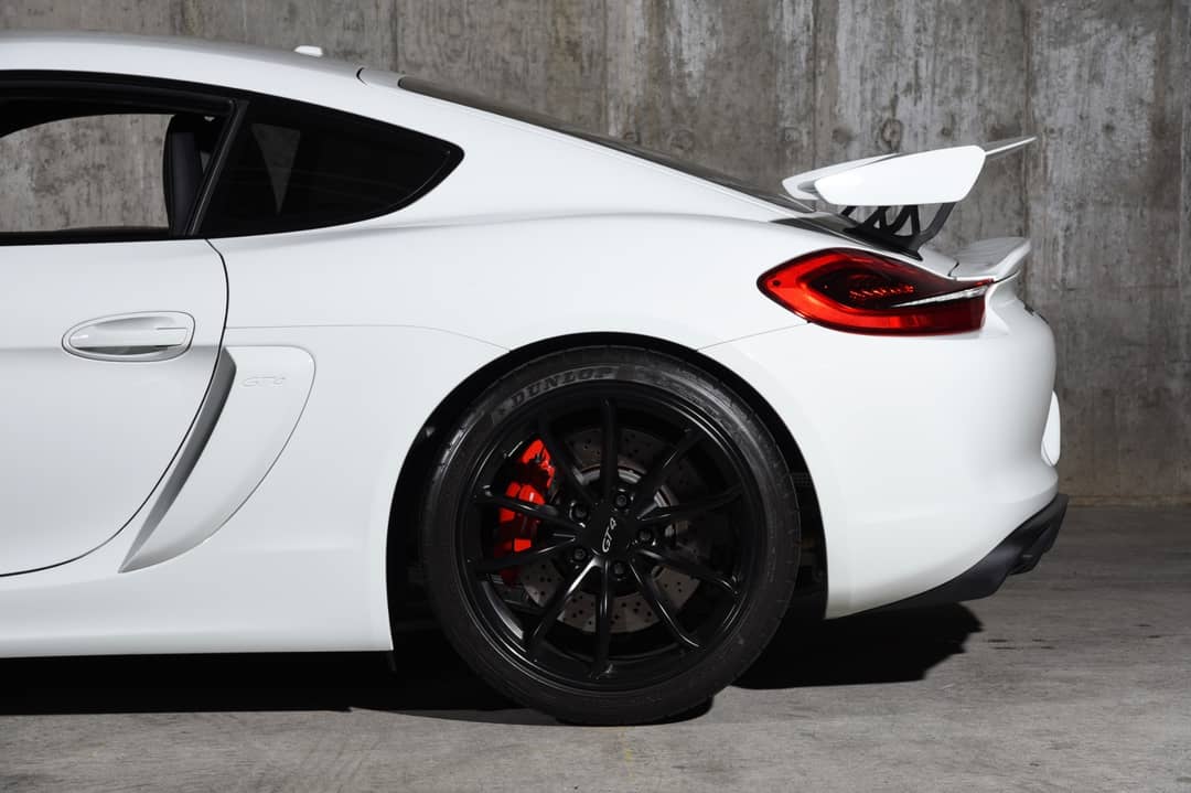 2016 Porsche Cayman GT4 — photo 36