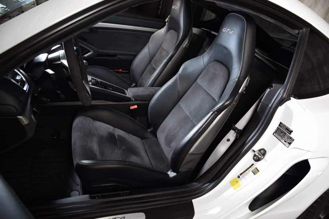 2016 Porsche Cayman GT4 — photo 5