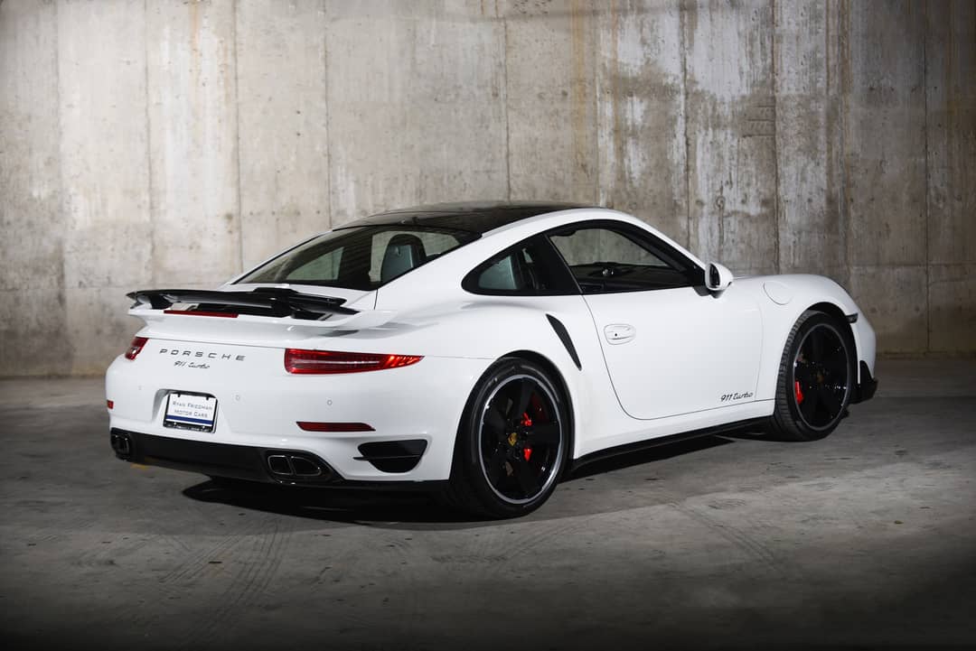 2016 Porsche 911 Turbo — photo 21