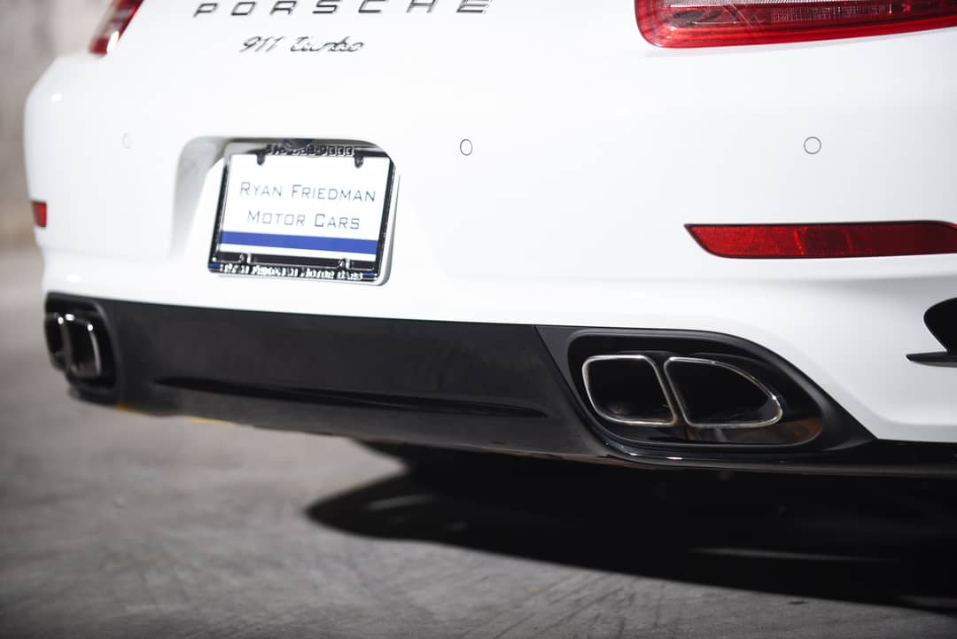 2016 Porsche 911 Turbo — photo 23