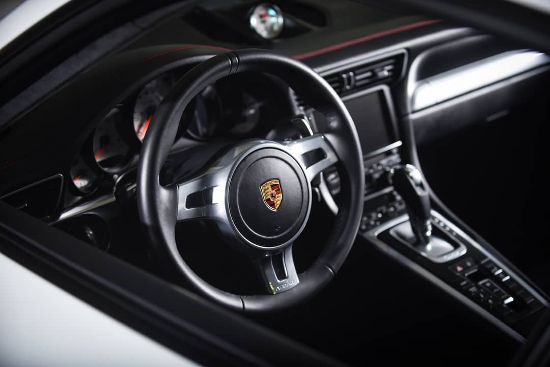 2016 Porsche 911 Turbo — photo 28