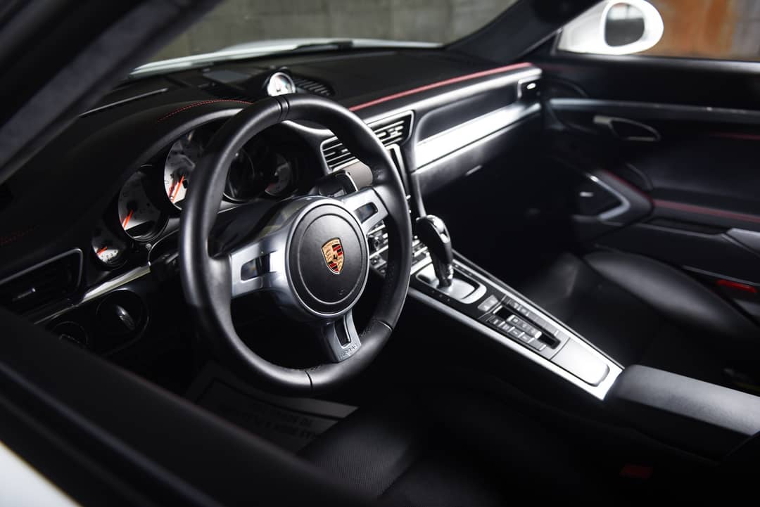 2016 Porsche 911 Turbo — photo 31