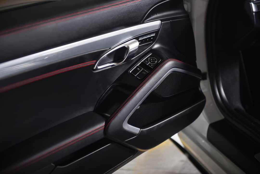 2016 Porsche 911 Turbo — photo 33