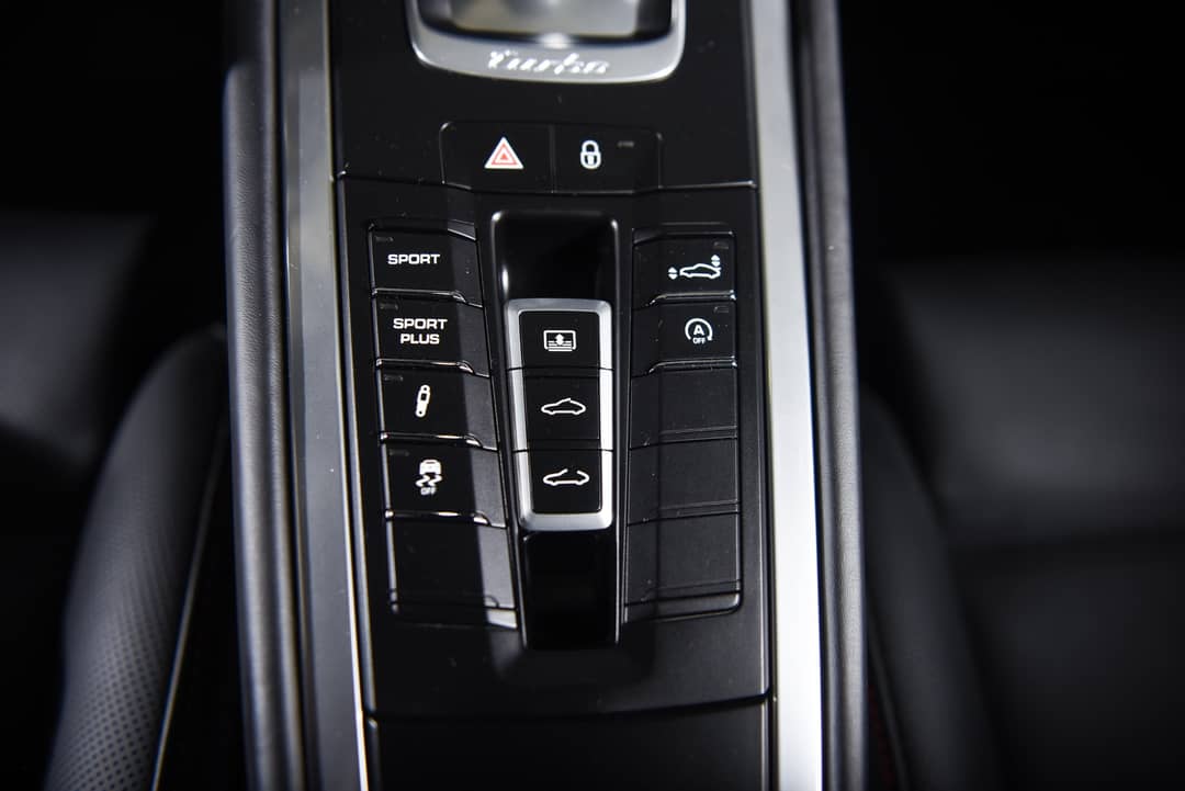 2016 Porsche 911 Turbo — photo 37