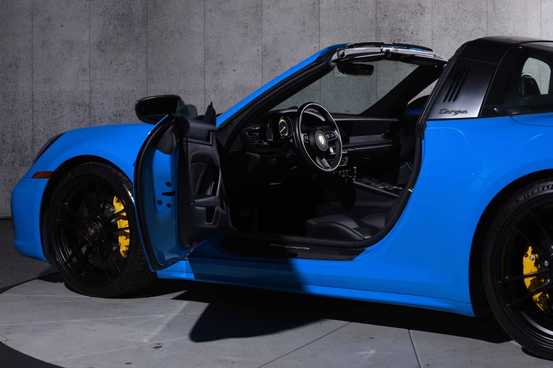 2023 Porsche 911 Targa 4 GTS — photo 18
