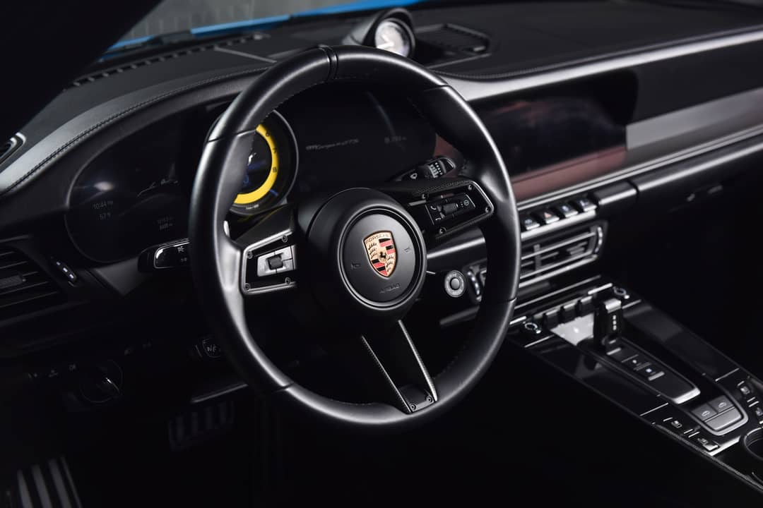 2023 Porsche 911 Targa 4 GTS — photo 22