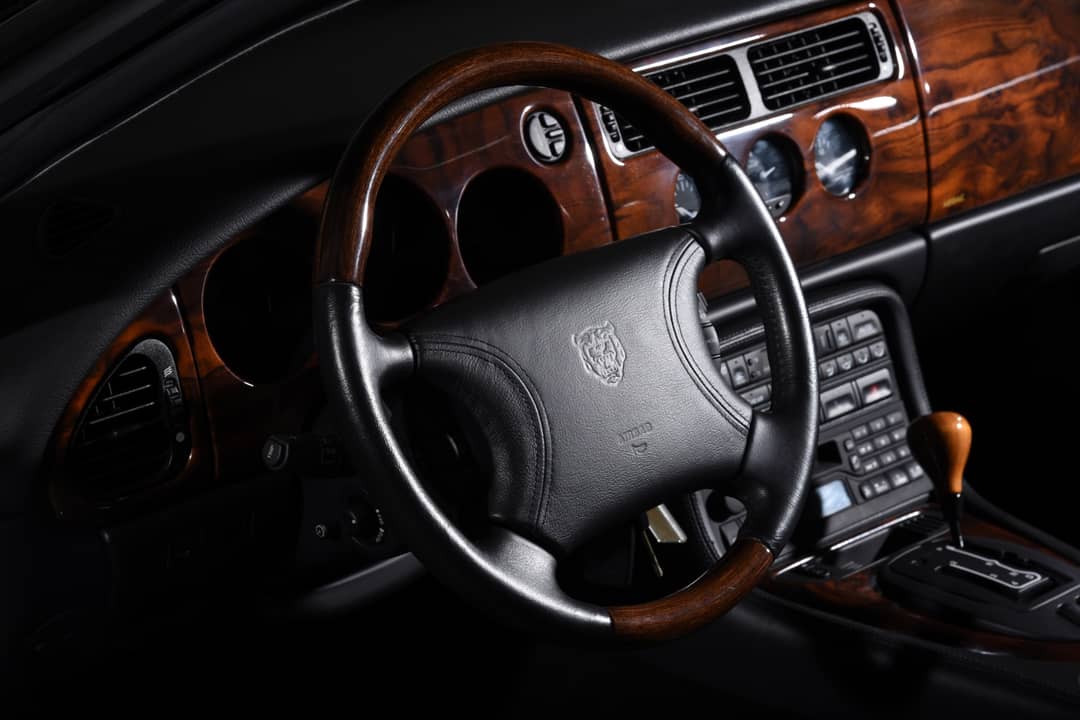 1999 Jaguar XK-Series XK8 — photo 19