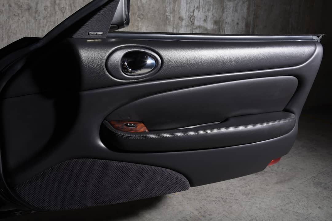 1999 Jaguar XK-Series XK8 — photo 26