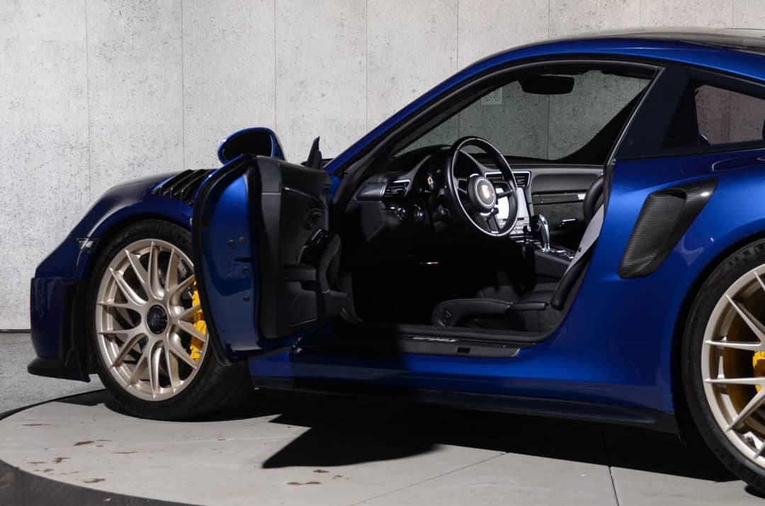 2019 Porsche 911 GT2 RS — photo 21