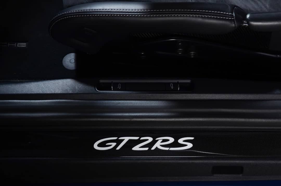 2019 Porsche 911 GT2 RS — photo 32