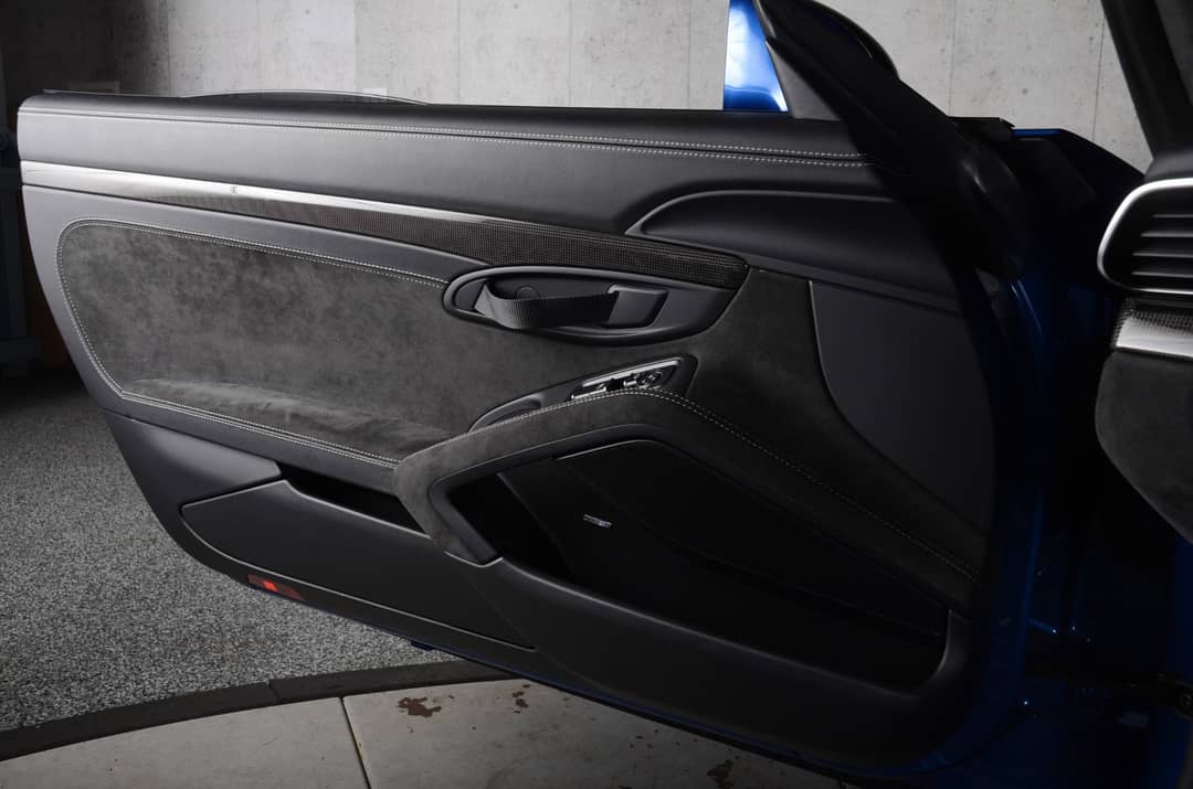 2019 Porsche 911 GT2 RS — photo 36