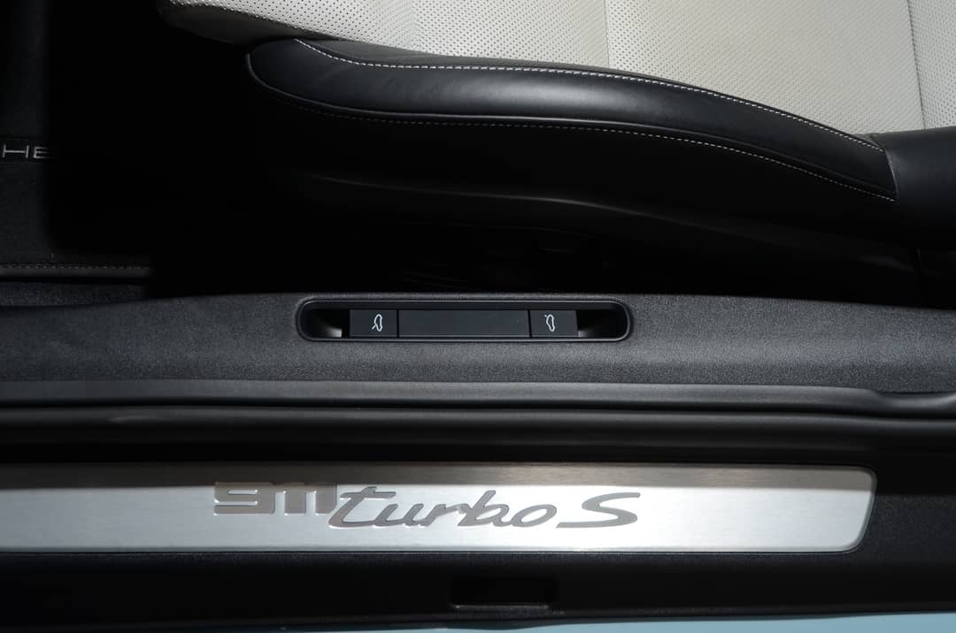 2021 Porsche 911 Turbo S — photo 40