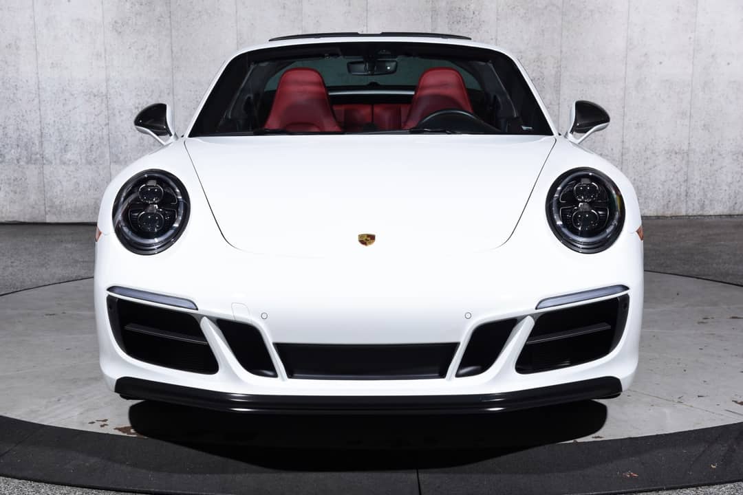 2019 Porsche 911 Targa 4 GTS — photo 12